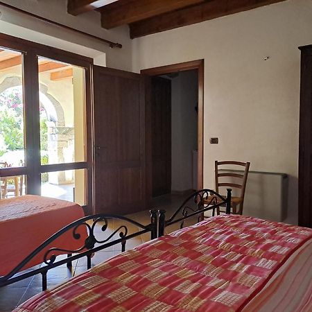 B&B S'Omu Antiga Nureci Exterior foto